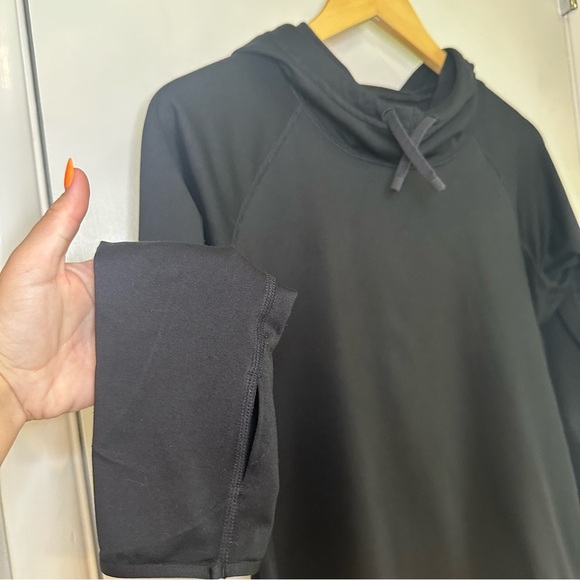 Nike Dri-Fit Women’s Thermal Hooded Cowl Neck Black Sweatshirt. Size: Large. - Picture 2 of 9